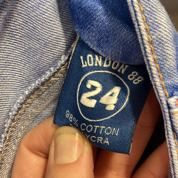 88 jeans capri Women’s ripped pants, size 24 - Picture 5 of 10